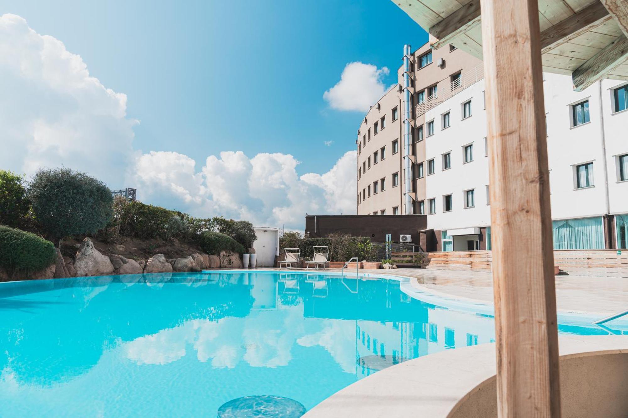 Mercure אולביה מראה חיצוני תמונה