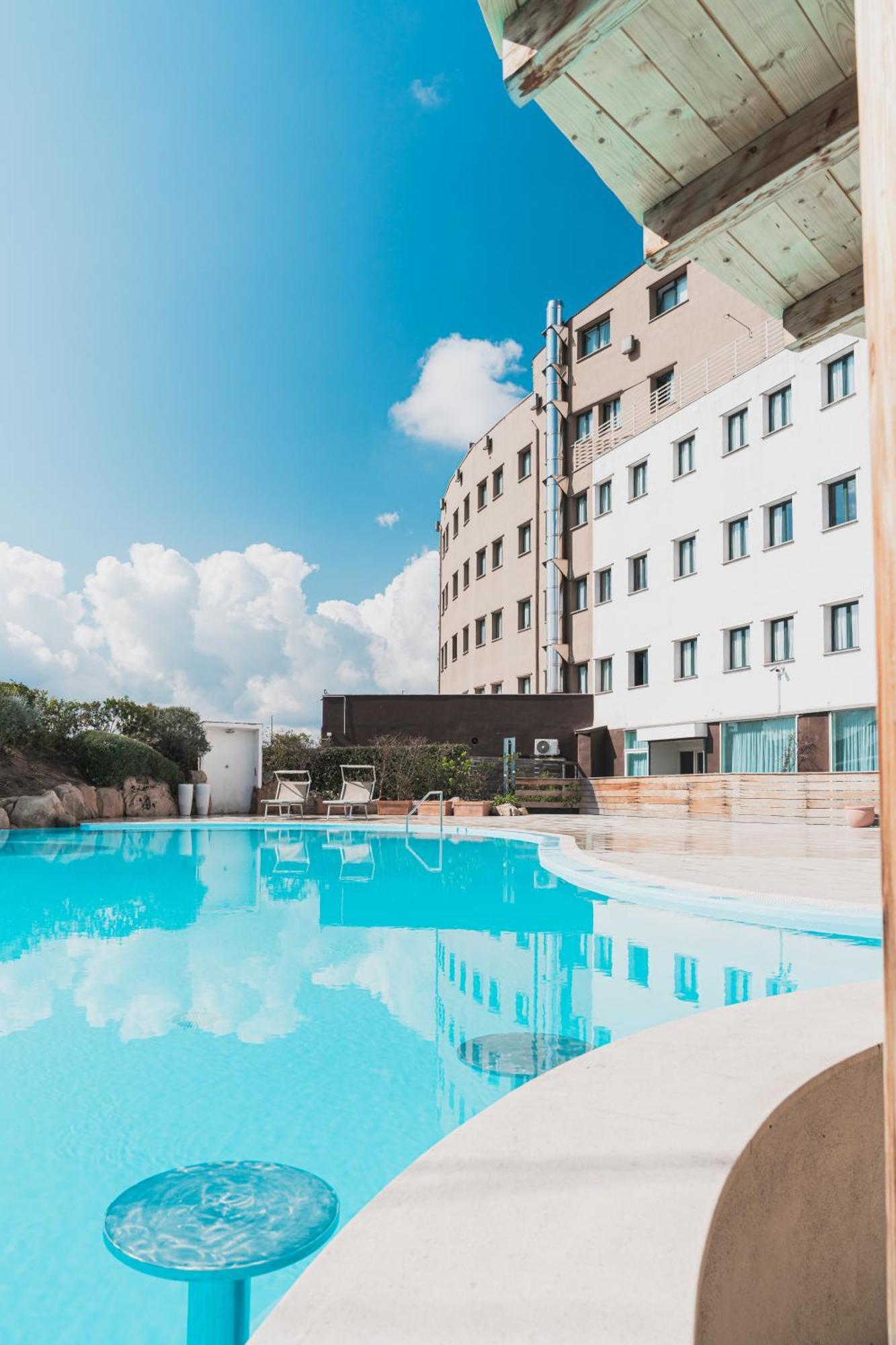Mercure אולביה מראה חיצוני תמונה